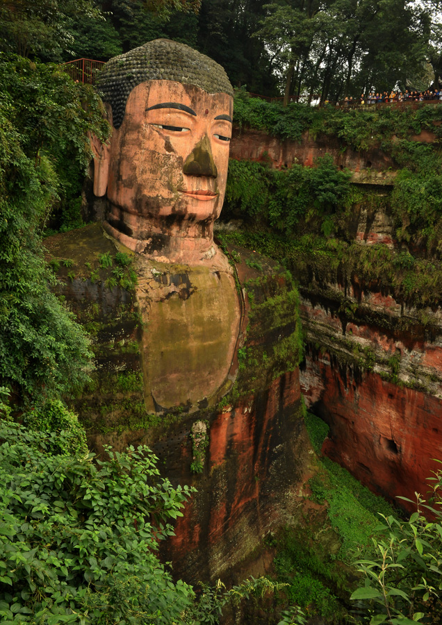 Giant Buddha [28 mm, 1/20 sec at f / 22, ISO 2000]